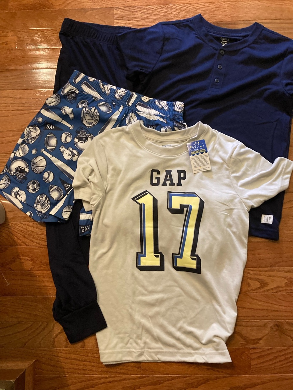 GAP Kids 4 Piece pajama set size 10